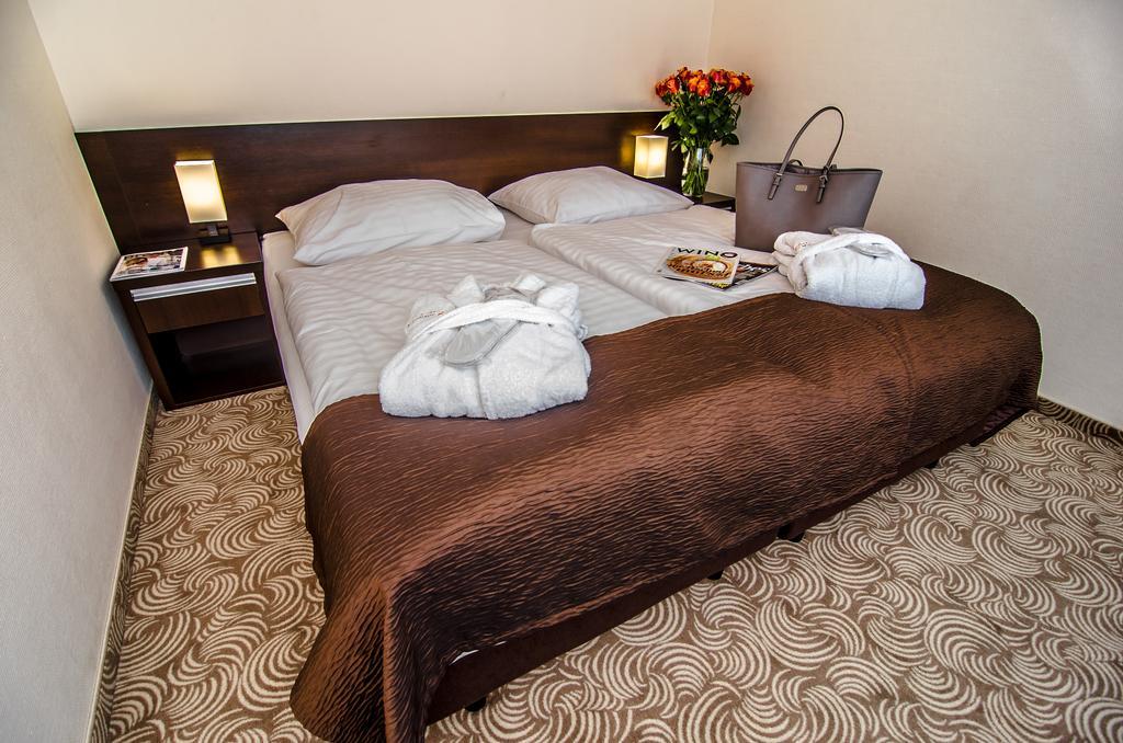Hotel Emocja Spa Мєльно Екстер'єр фото