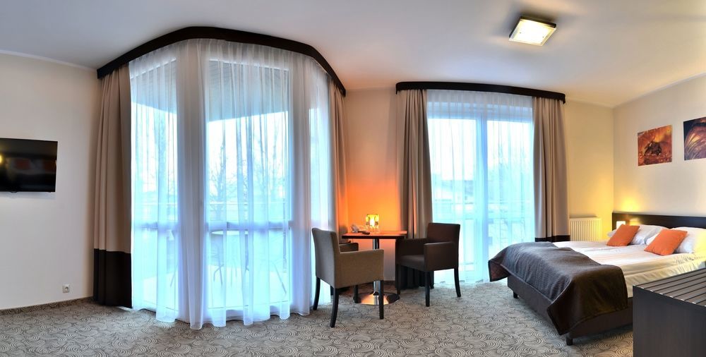 Hotel Emocja Spa Мєльно Екстер'єр фото