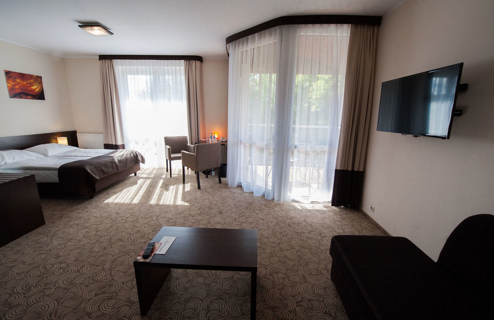 Hotel Emocja Spa Мєльно Екстер'єр фото