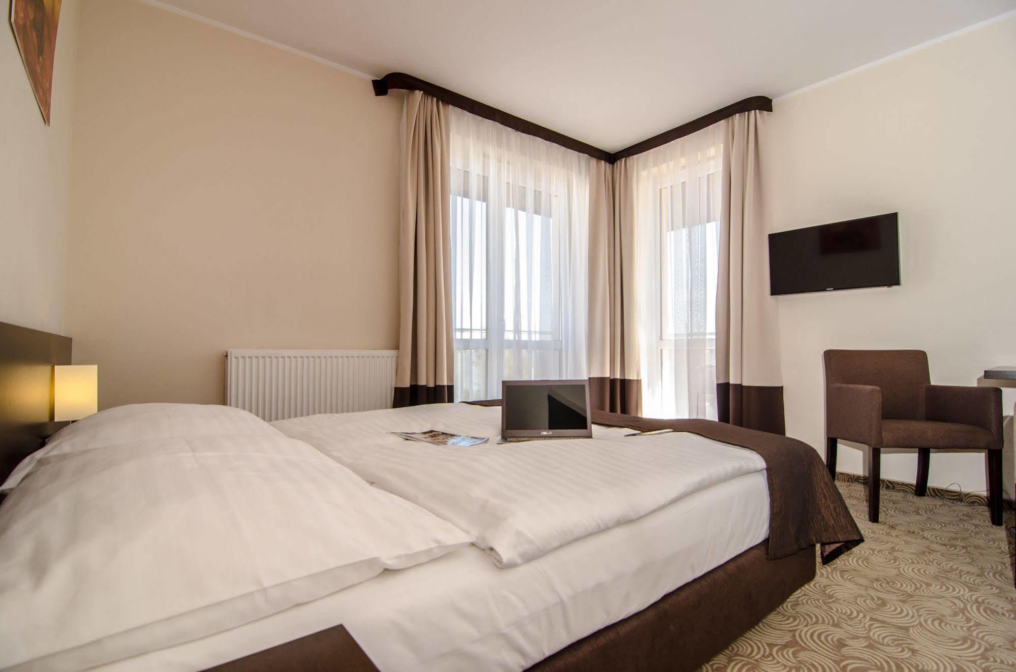 Hotel Emocja Spa Мєльно Екстер'єр фото